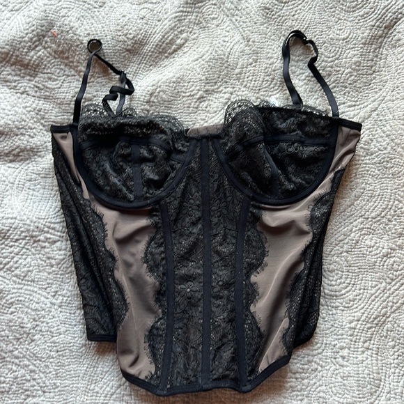 Cute urban Modern Love Corset - Picture 1 of 3